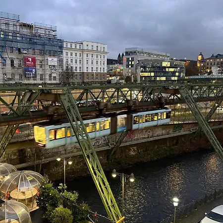 דירה Schwebebahn View