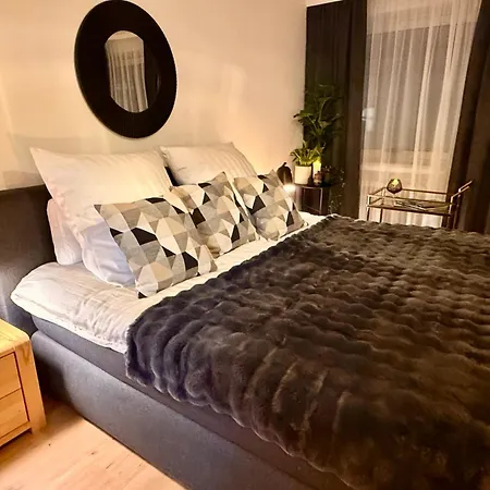 Schwebebahn View * וופרטל